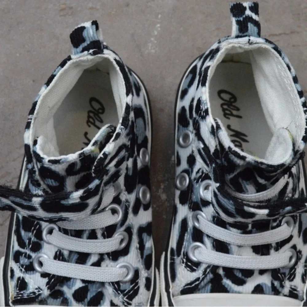 Old Navy Retro Cheetah Print Corduroy High Top Sneakers, Size 5‎